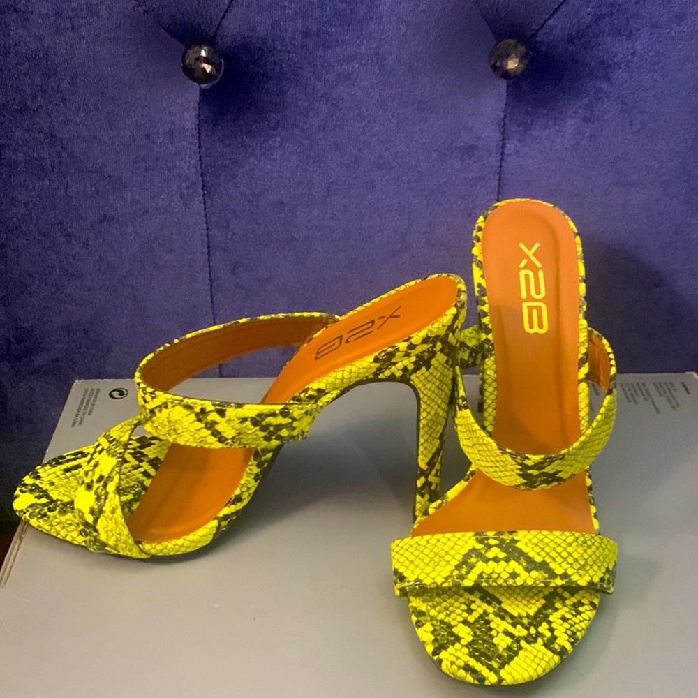 X2B Lime Green heels - Picture 1 of 1